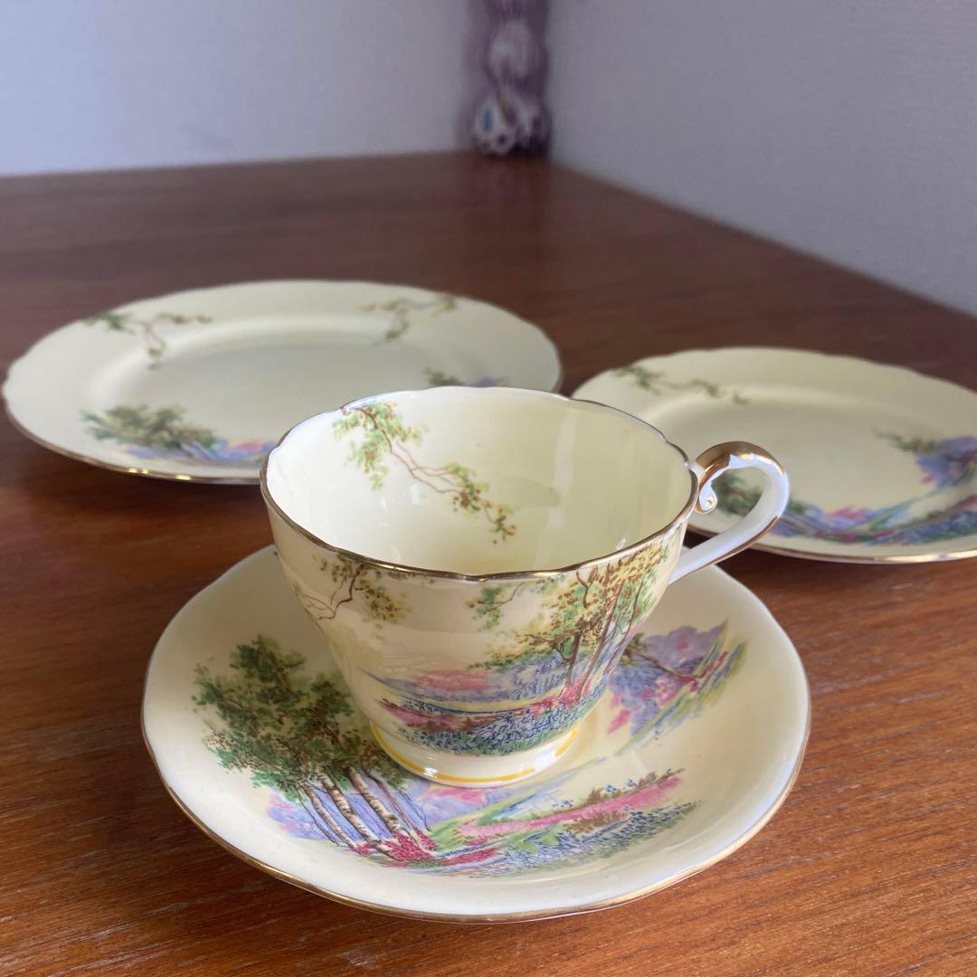 エインズレイ　ブルーベル　クリームイエロー　カルテットカップ　ソーサー　プレート