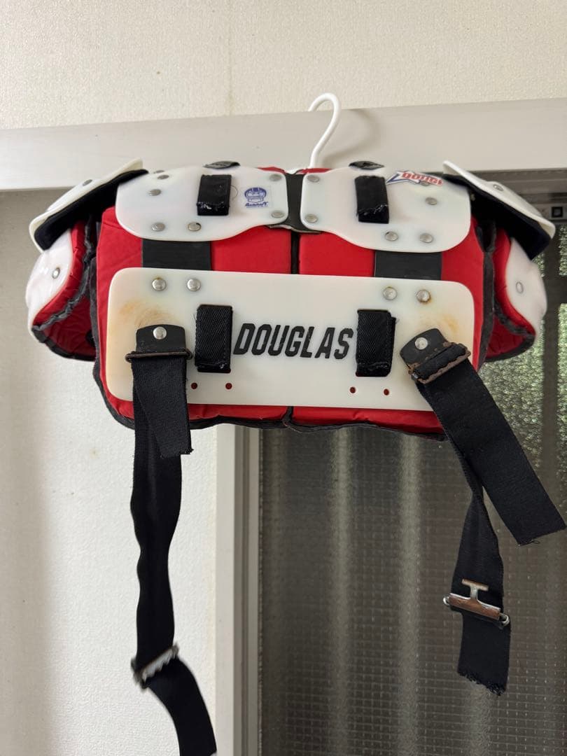 アメフト　DOUGLAS ショルダーパッド　最小・最軽量