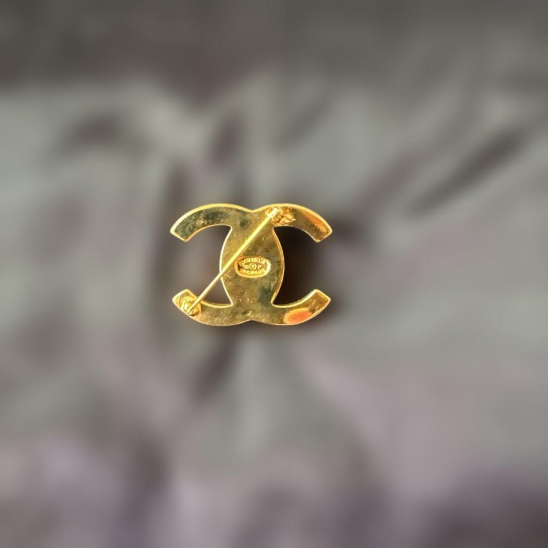 ♡ Kuu ♡CHANELヴィンテージ　ターンロック　ブローチ・ゴールド