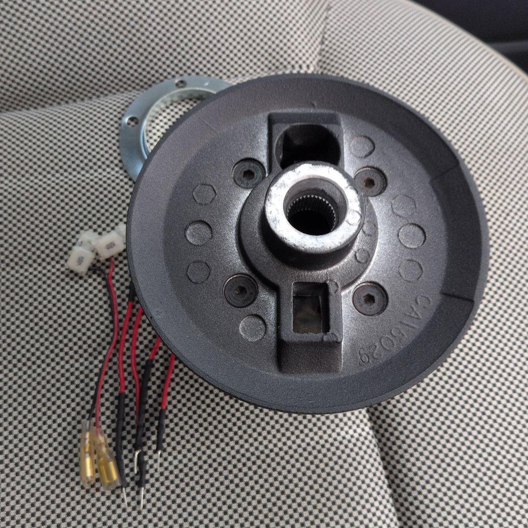 フィアット500ステアリングボス OMP製