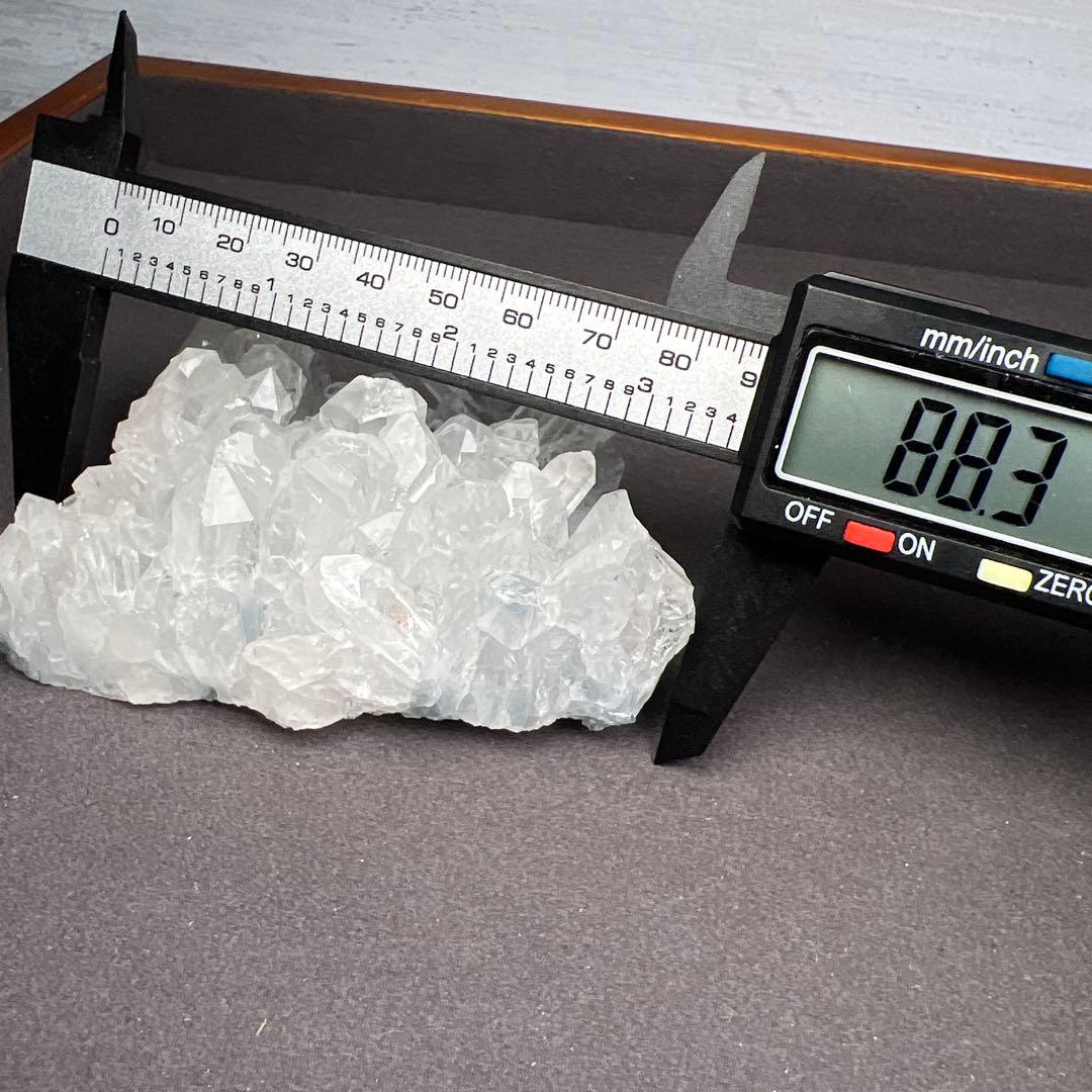 天然石　ブルーラビットヘア　クラスター　161グラム　台座付き