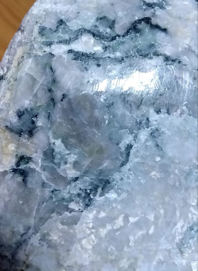 ★翡翠原石★糸魚川転石硬玉【横川・川ズレ青・化粧磨き2.3kg】