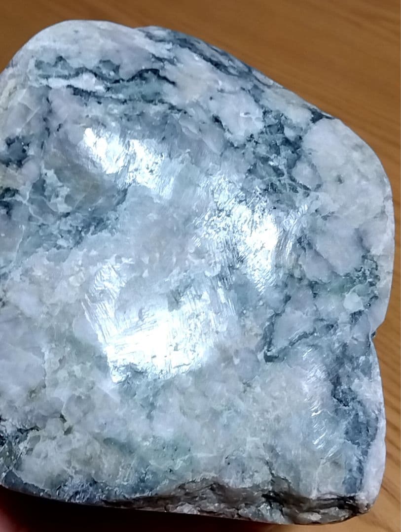 ★翡翠原石★糸魚川転石硬玉【横川・川ズレ青・化粧磨き2.3kg】