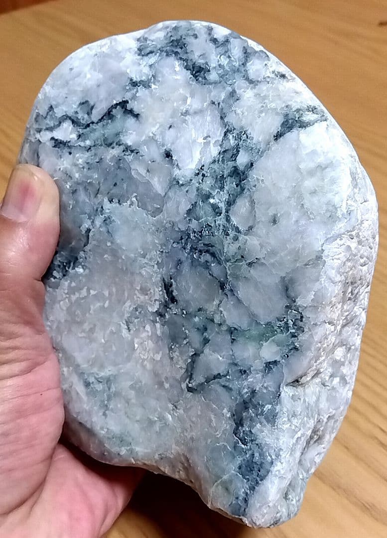 ★翡翠原石★糸魚川転石硬玉【横川・川ズレ青・化粧磨き2.3kg】