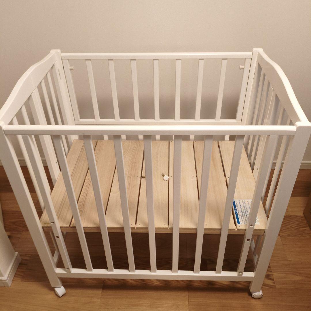 【現地引渡し優遇】カトージ ベビーベッド 折り畳み 新生児から 02328