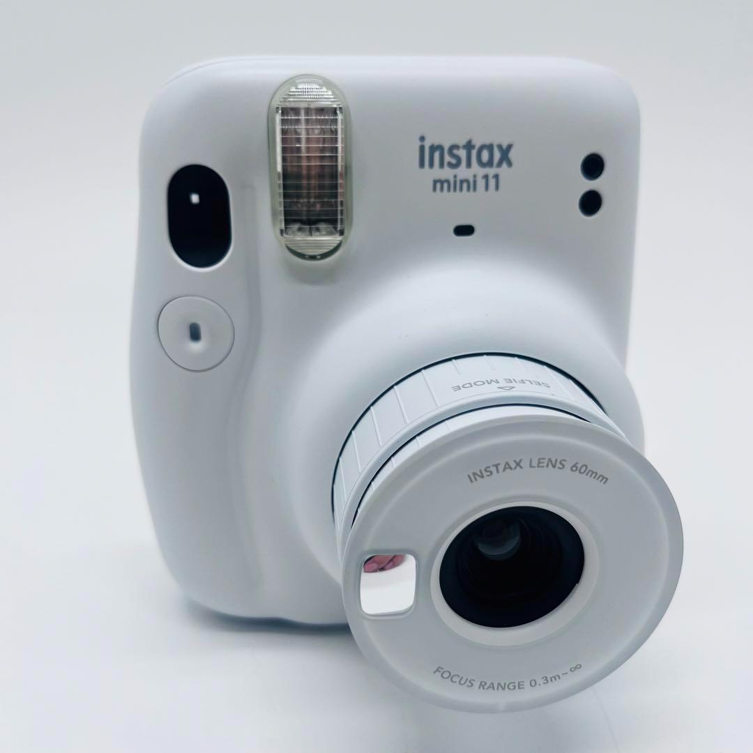 instax mini 11 チェキ　ホワイト　カメラ