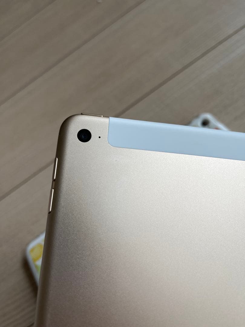 ⭐️ 美品 iPad Air 2 64GBゴールドdocomoバッテリー86%良好