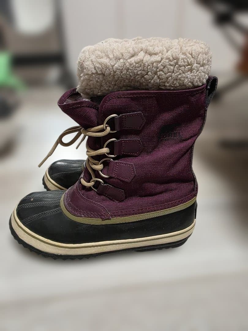 SOREL 防水ファー付きスノーブーツ