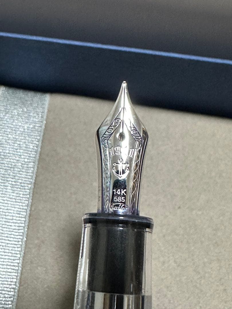 ヘ*ツ様 セーラー万年筆　プロフェッショナルギアスリム　スケルトン