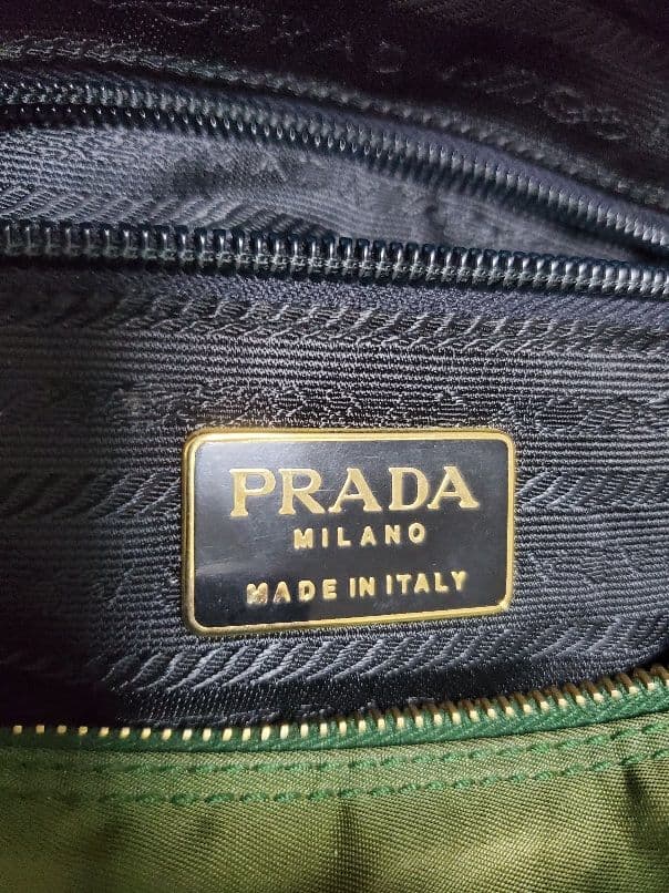 PRADA グリーン キルティング ショルダーバッグ