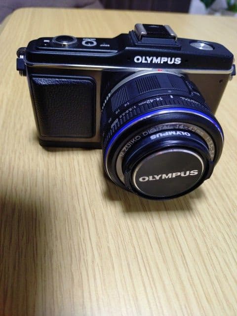 OLYMPUS PEN E-P2 レンズ付 充電器新品 手ブレ補正不良 ジャンク