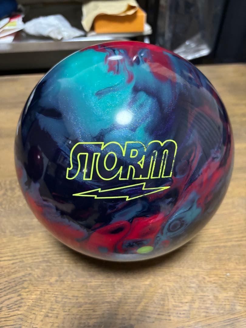 STORM IDENTITY ボウリングボール 14ポンド
