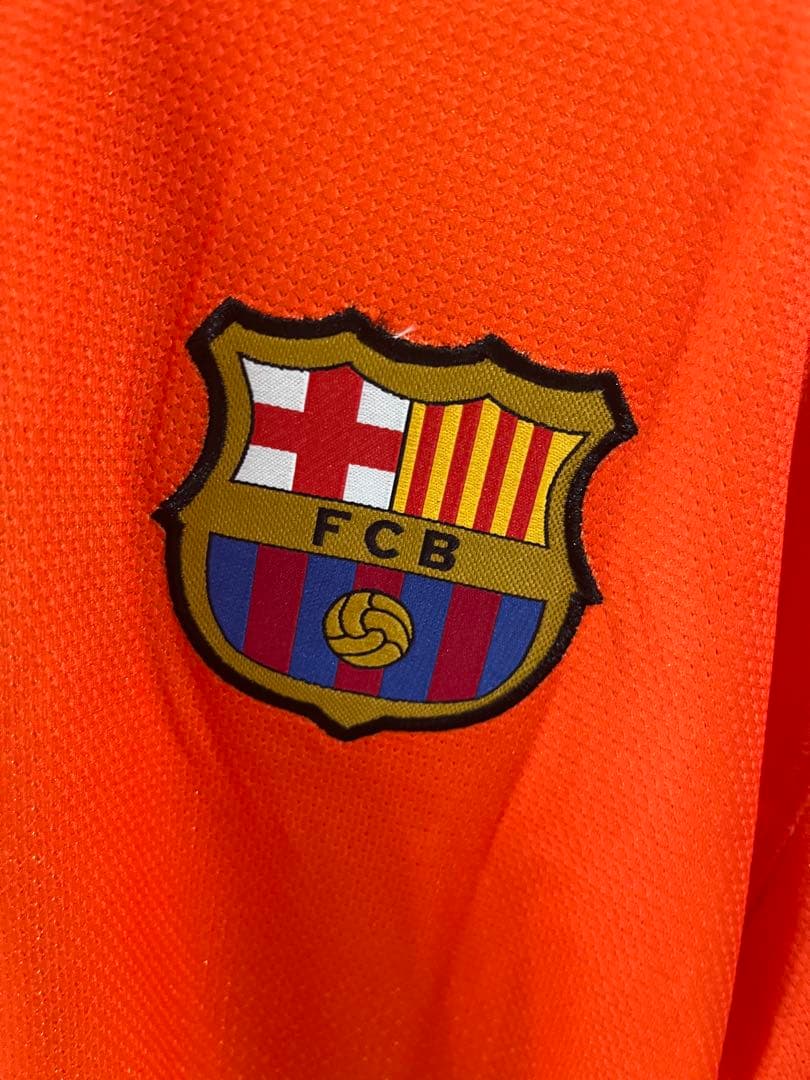 サッカー　NIKE バルセロナ メッシ 　ユニフォーム　未使用、タグ付き　長袖