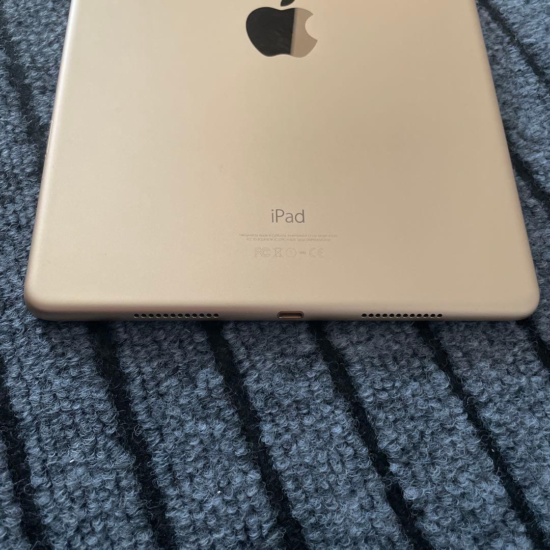 210 iPad 9.7インチ 32GB SIMフリー　ゴールド