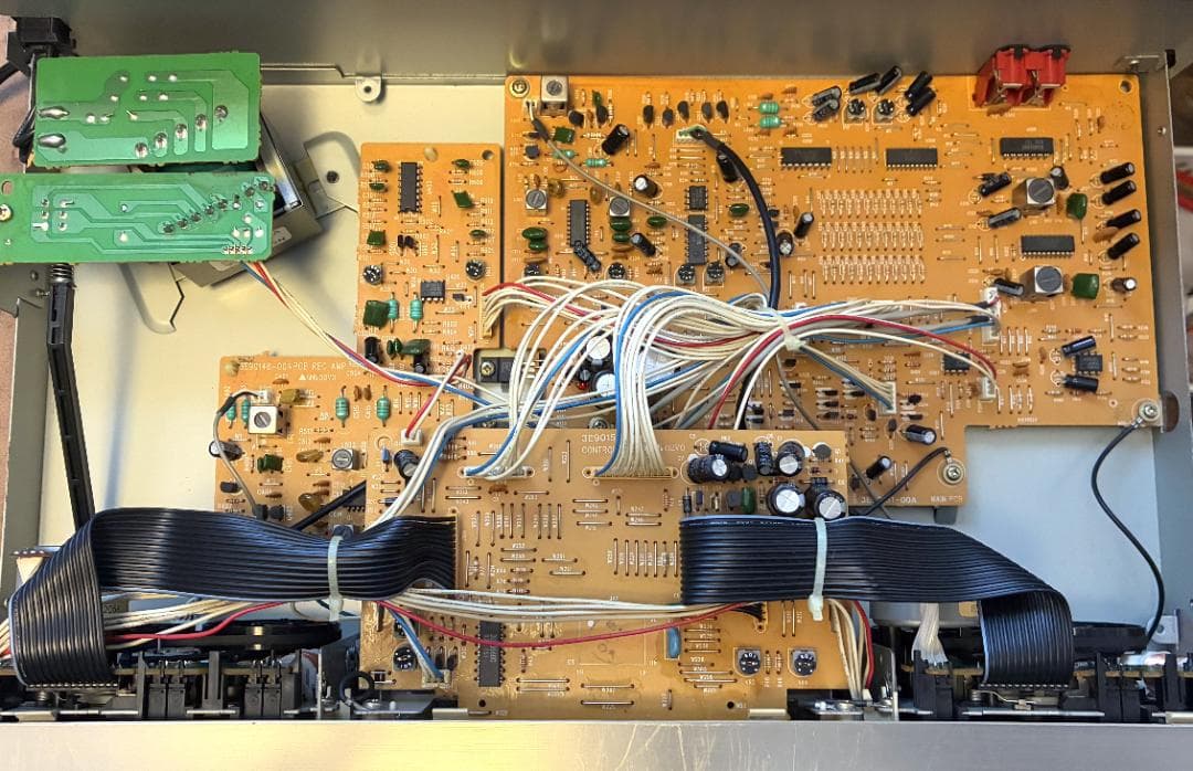 【動作OK！！】ダブルカセットデッキ　TEAC　W-860R　ゴールド