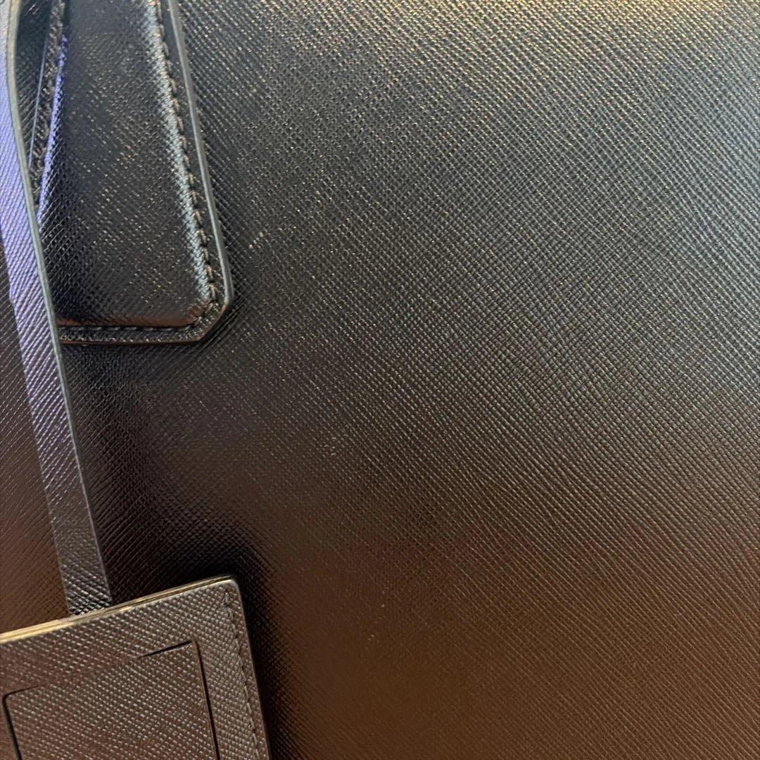 PRADA ブラック ビジネスバッグ