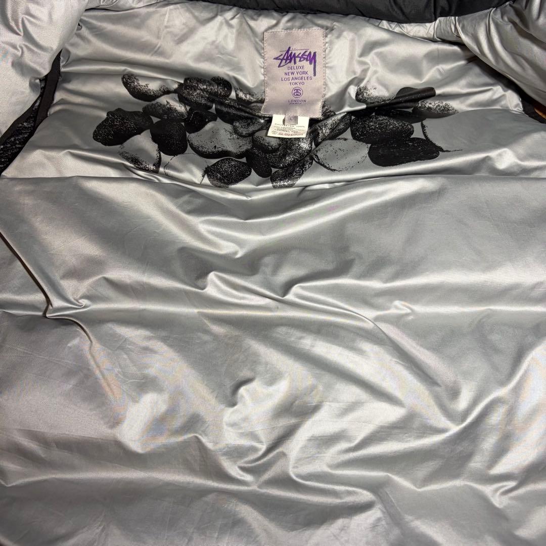 美品 stussy ダウンベスト