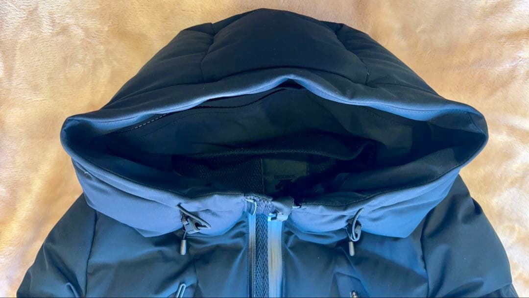 デサントオルテライン 水沢ダウン マウンテニア 黒 M