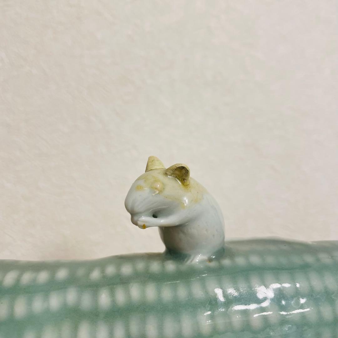 トウモロコシ型陶器置物 リス付き