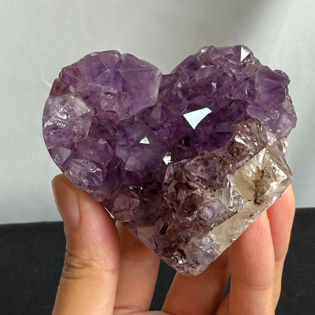 天然石カルサイト&ブラックトルマリン共生アメジストのハート　NO.070413