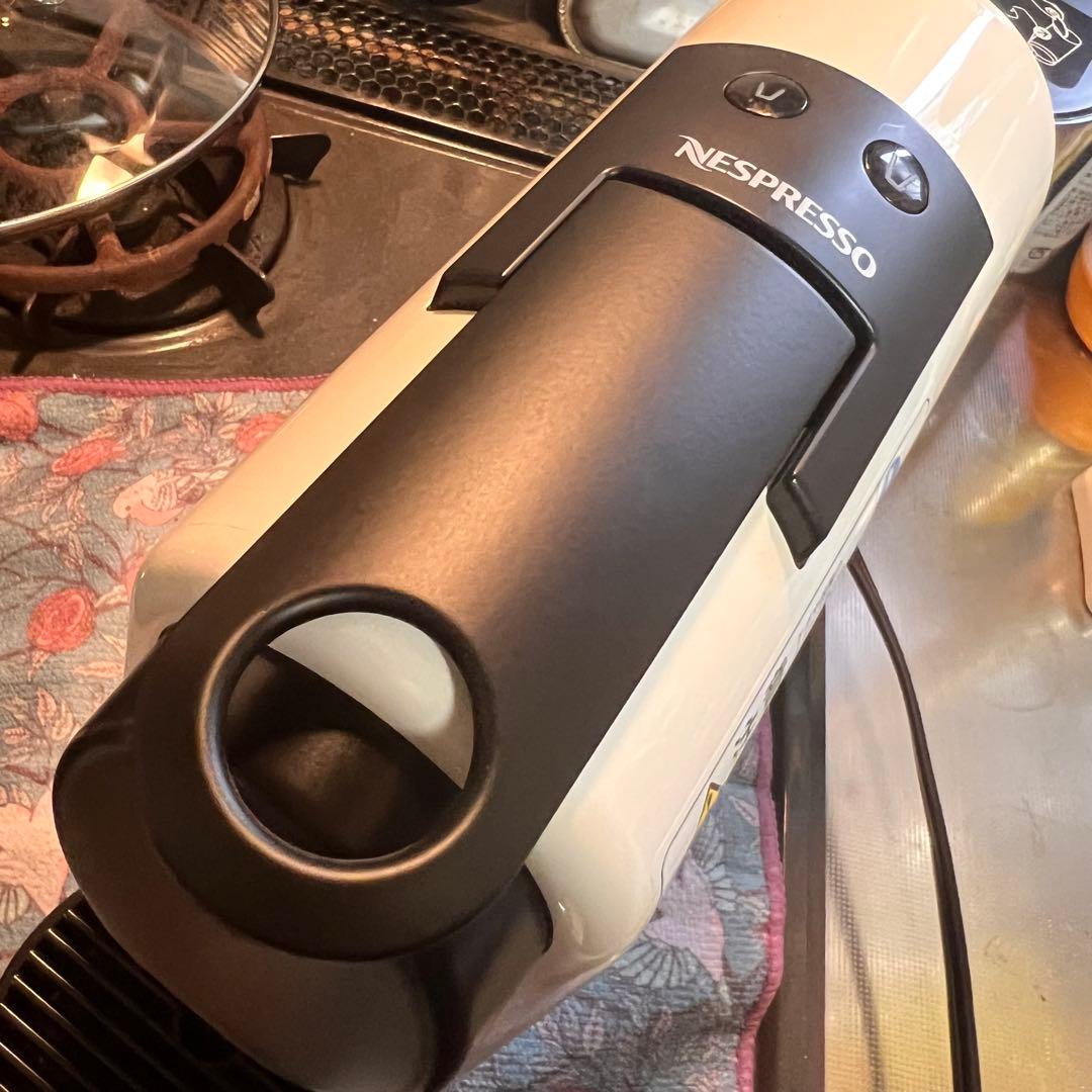 ネスプレッソエッセンサミニ／ホワイト現在の店頭販売価格19800円