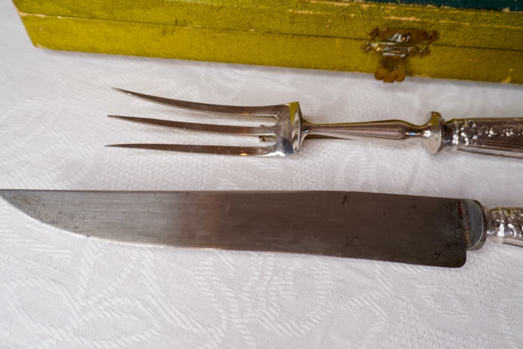 フランス シルバープレート アンティーク 肉切り用大型フォーク＆ナイフセット
