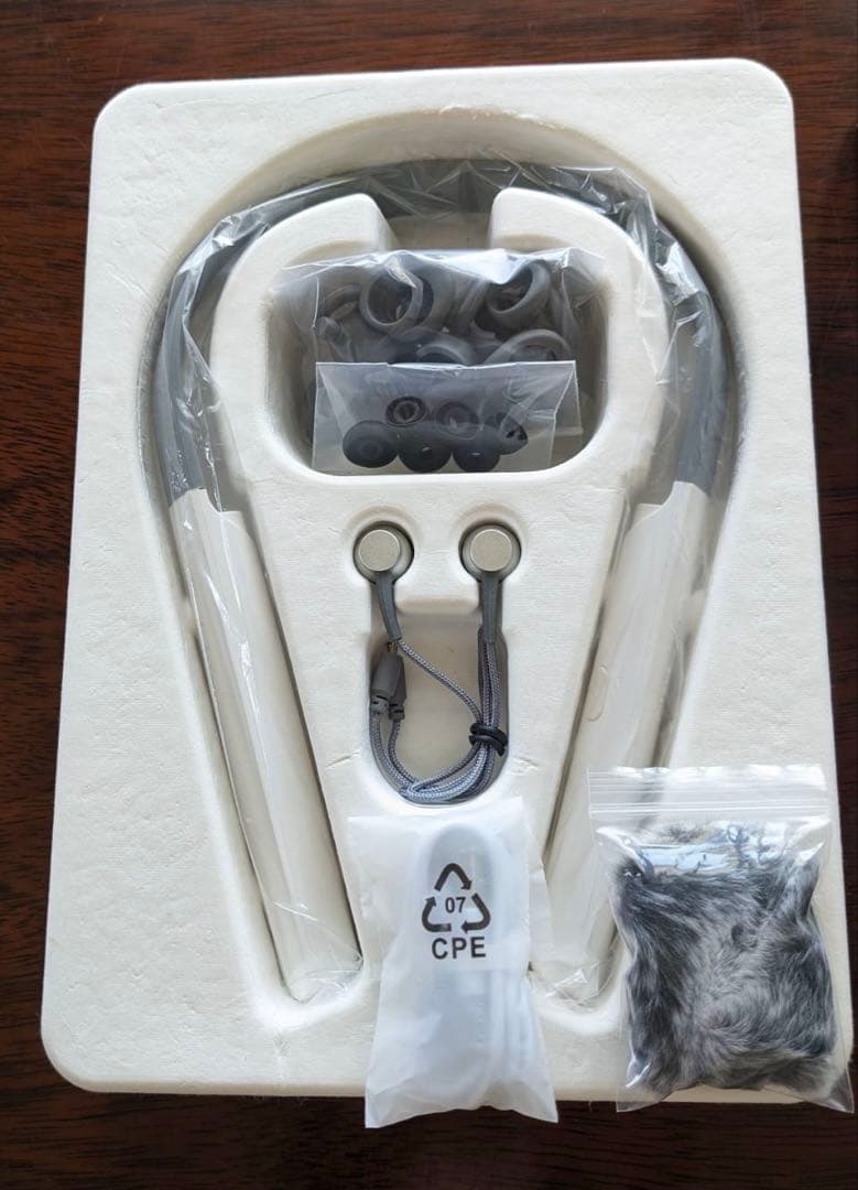 値下げ　Vibone nezu 3 骨伝導 集音器 ホワイト　イヤホン