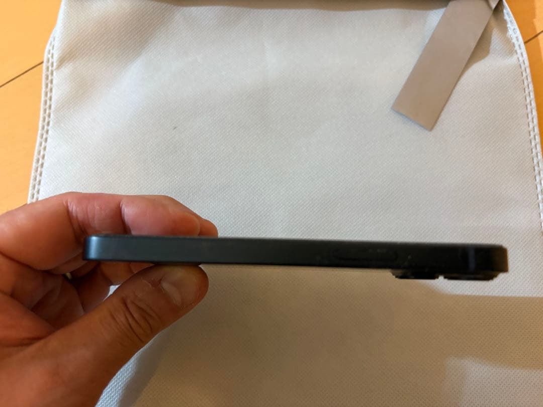 iPhone13mini 本体　ミッドナイト