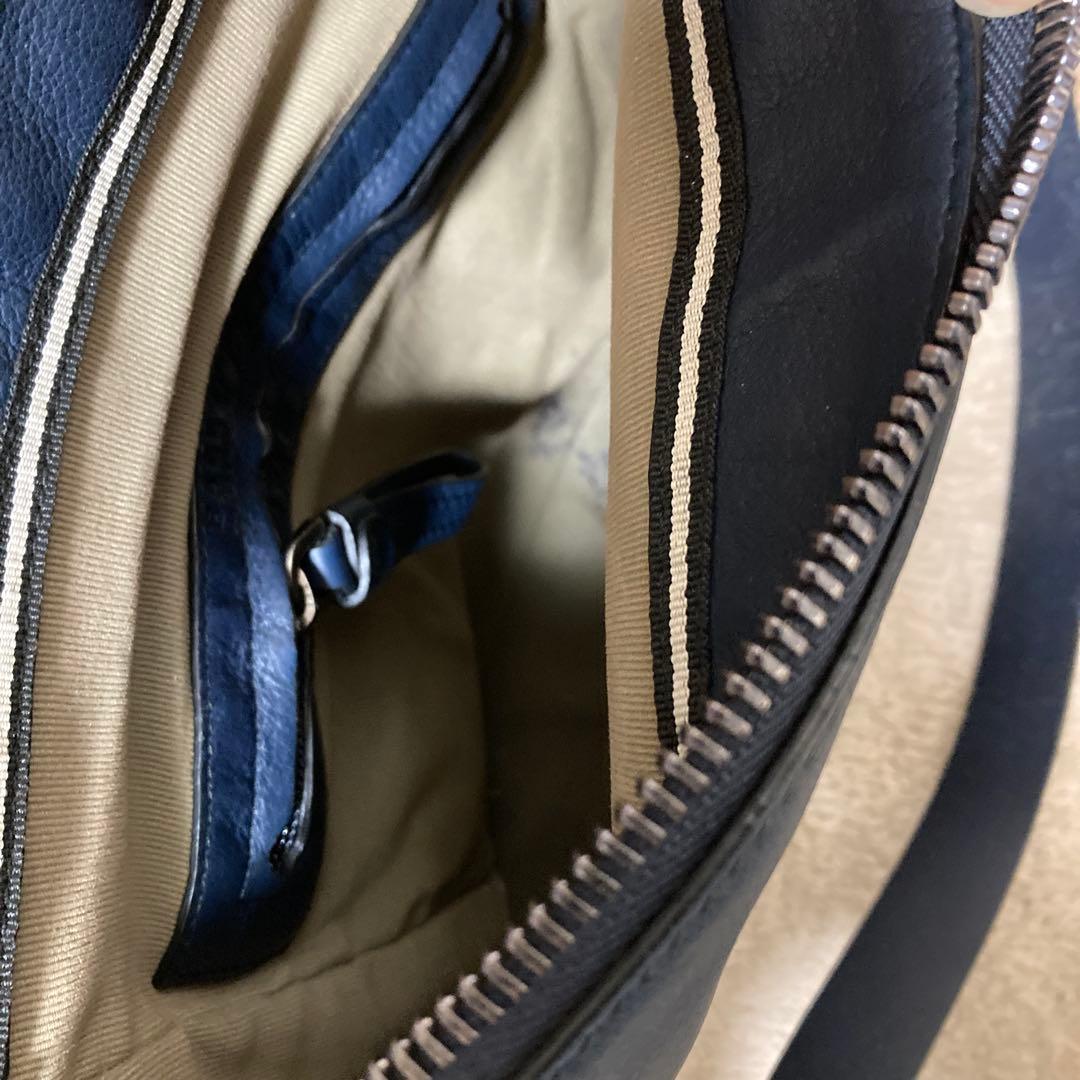 BALLY ネイビー レザー ショルダーバッグ