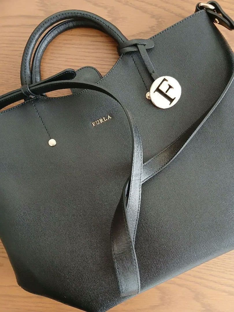 美品　FURLA 2way、A4ショルダー　トートバッグ