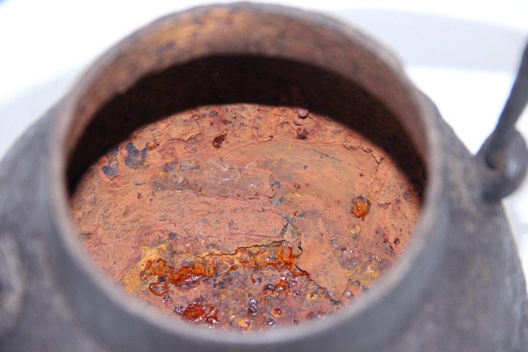 時代 鉄瓶 寿龍堂 造 饕餮紋 獣口 銅蓋 銀摘み　容量約900ml FJ9-1