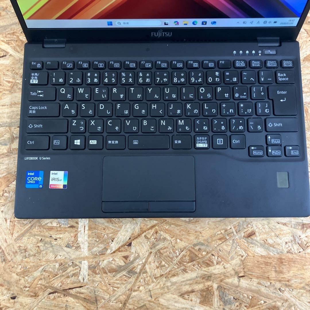 軽量738g LIFEBOOK U9311 薄型13.3型FHD LTE対応