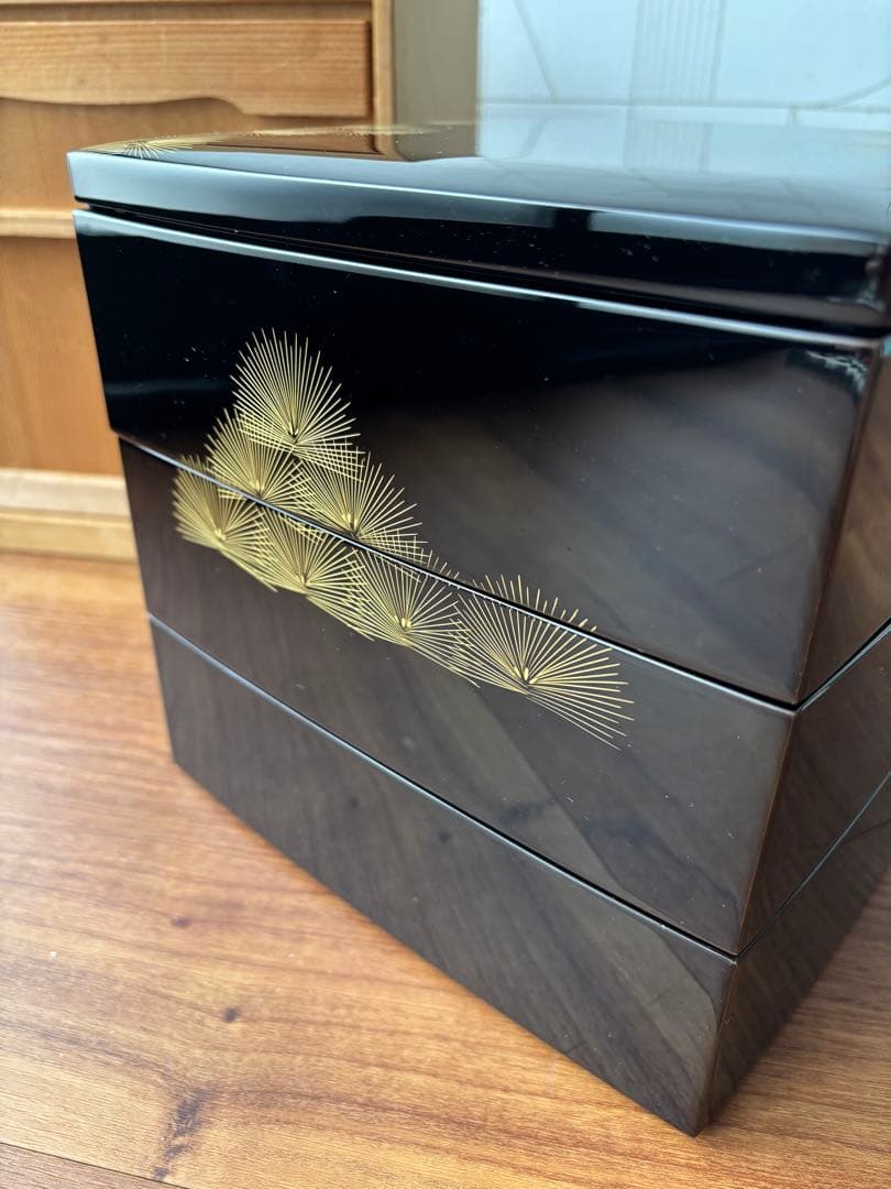 輪島塗　三段重　沈金　寿松　天然木　うるし塗装