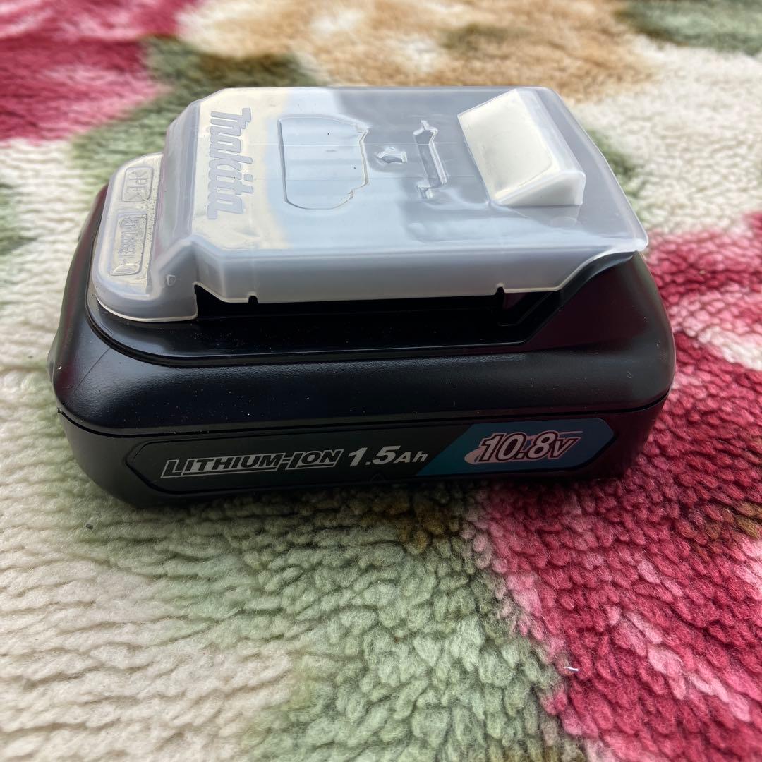 Makita 充電式クリーナー CL105DWN レッド　新品バッテリー付き