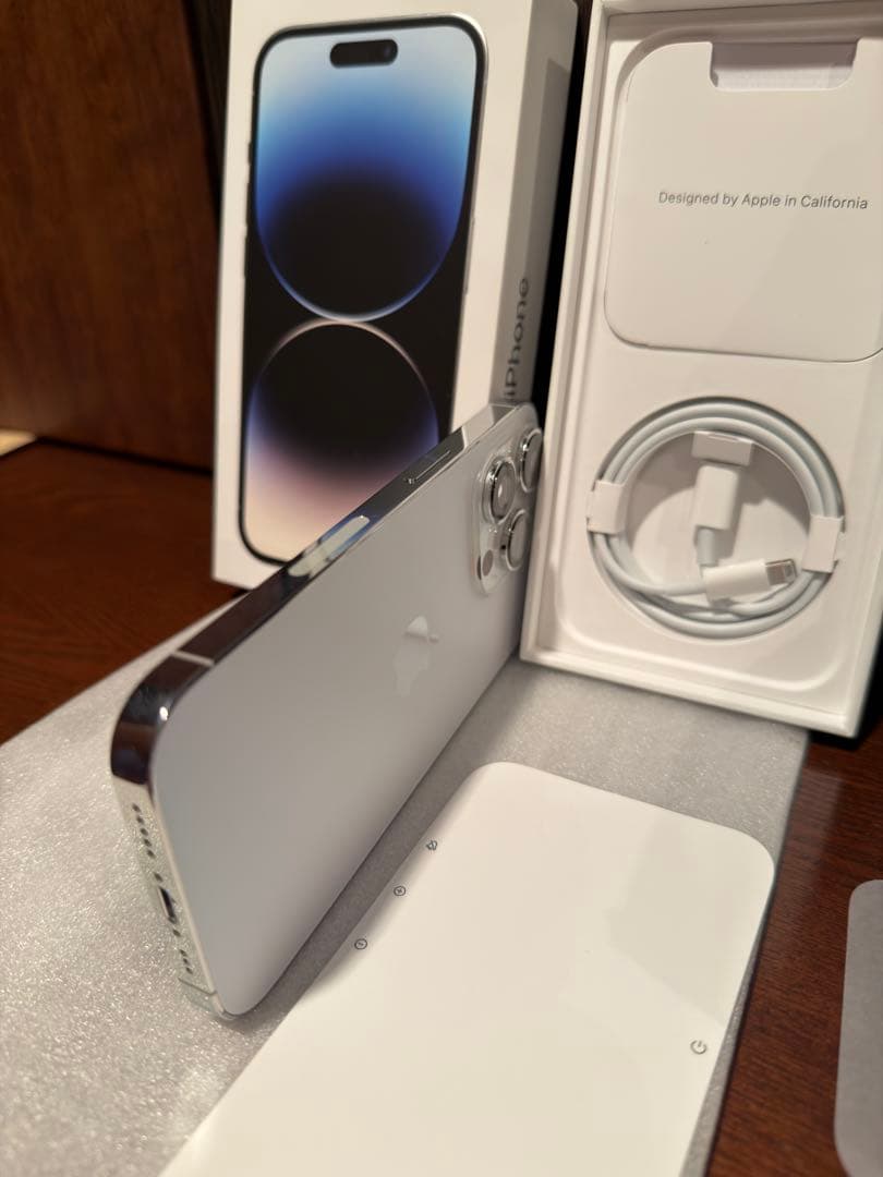 早い者勝【極美品】アメリカ版iPhone 14 Pro 256GB シルバー
