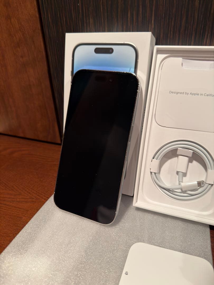 早い者勝【極美品】アメリカ版iPhone 14 Pro 256GB シルバー