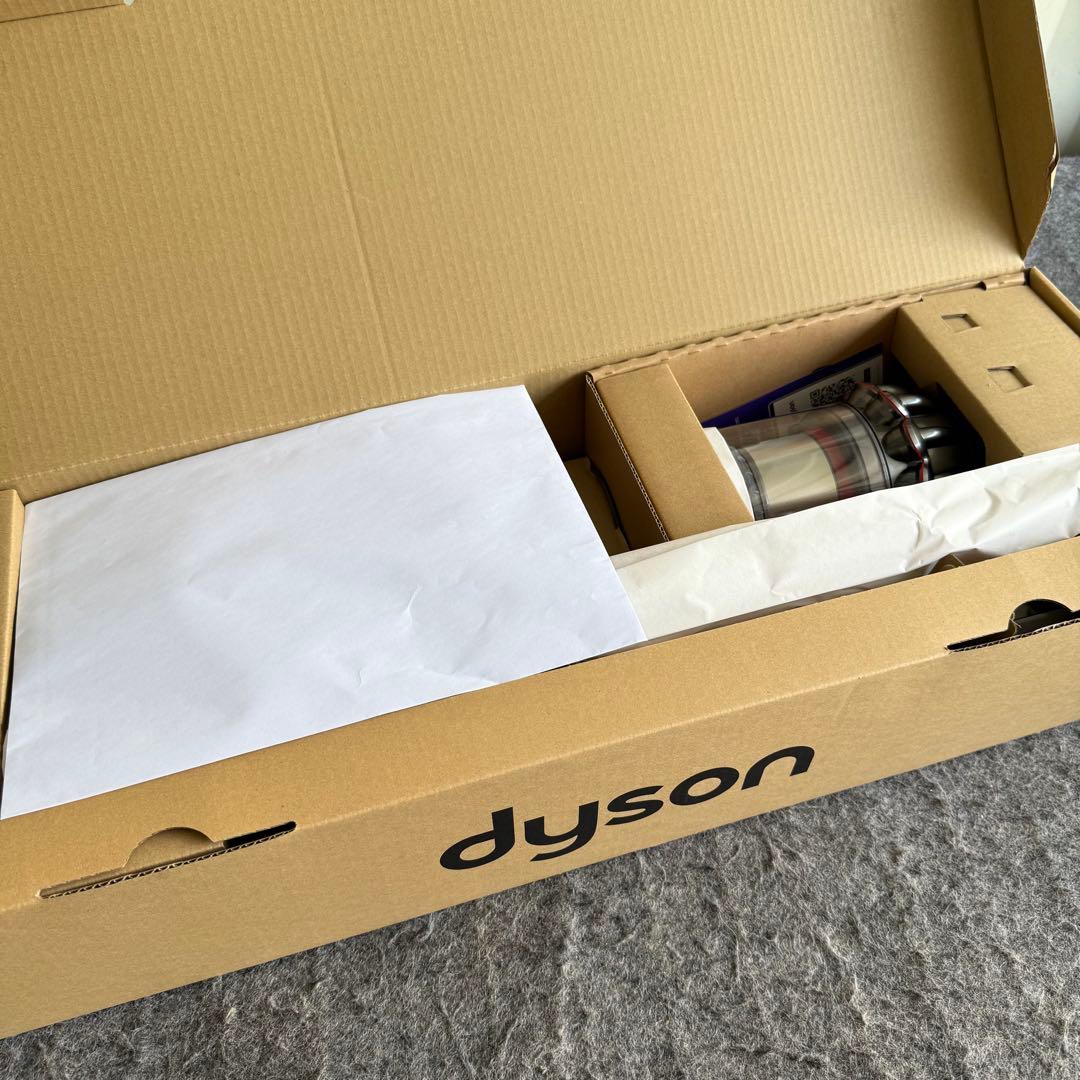 LI10未使用品　dyson Cyclone V10 Fluffy SV12
