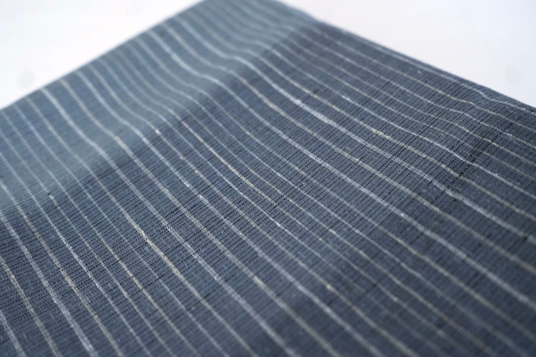 デニムライクな 浅いブルーの紬