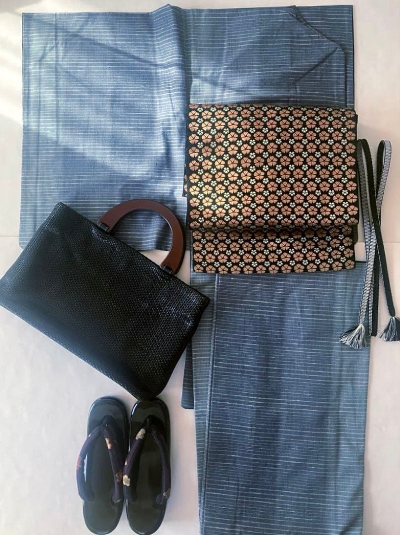 デニムライクな 浅いブルーの紬