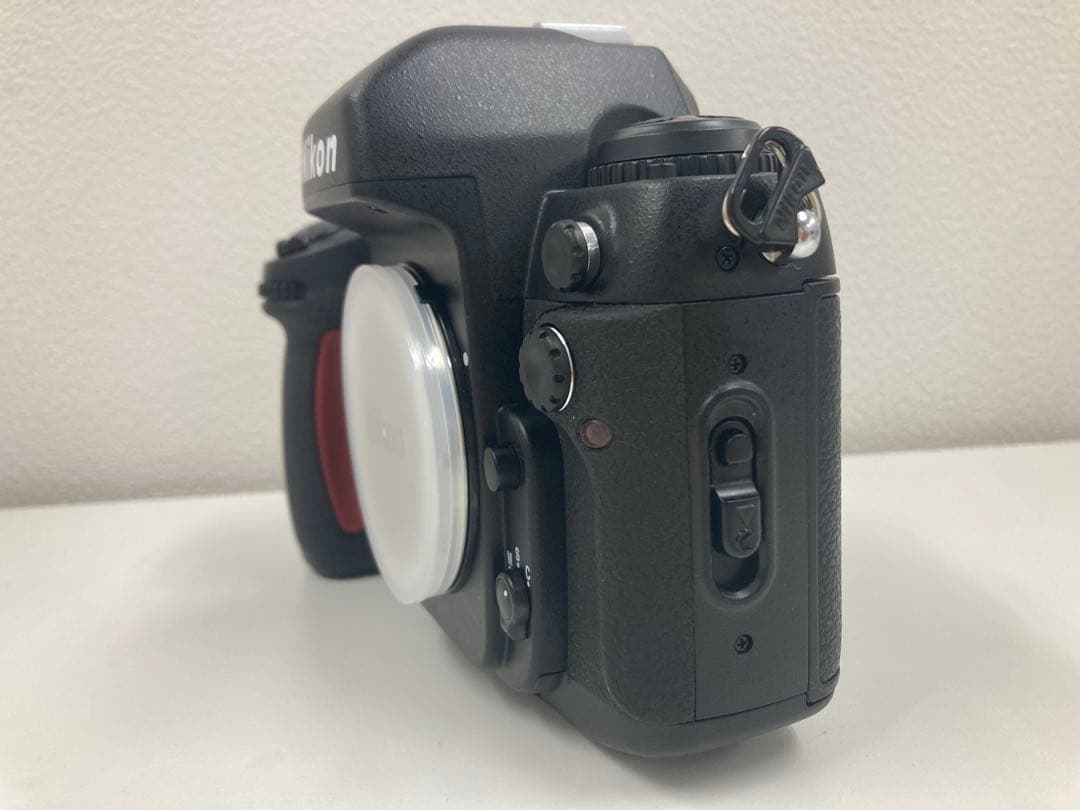 Nikon F100 カメラ