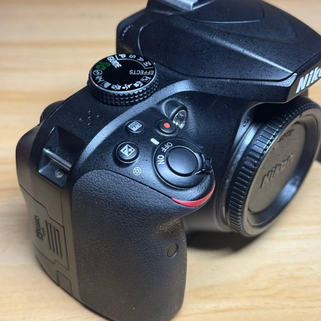 Nikon D3400 18-70mmレンズ、バッテリー、ストラップつき