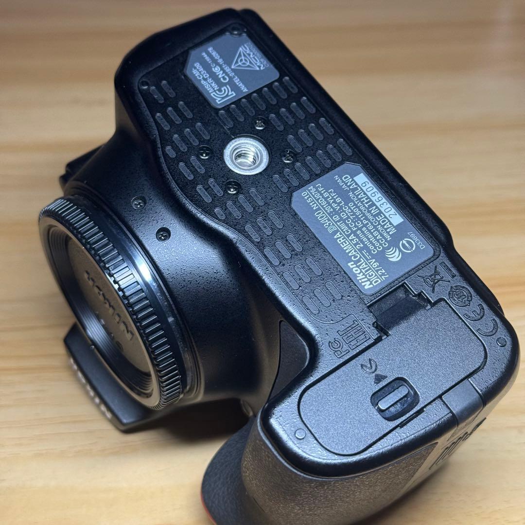 Nikon D3400 18-70mmレンズ、バッテリー、ストラップつき