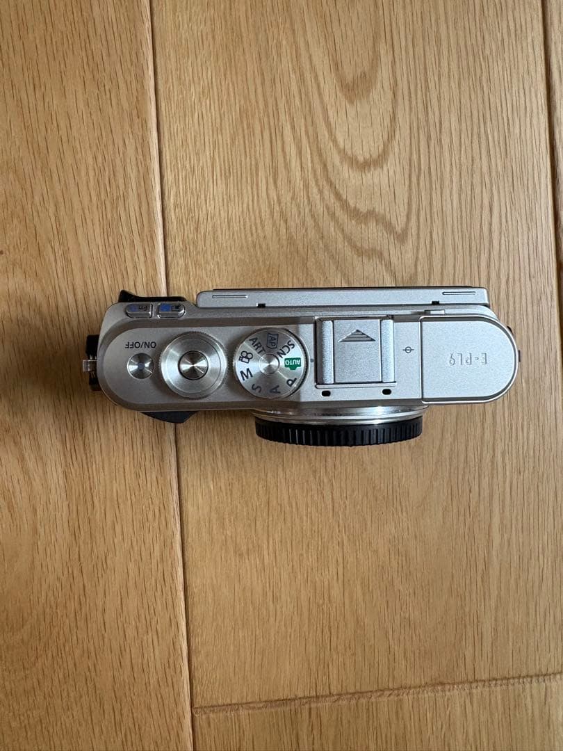 オリンパス　ペン　E-PL9