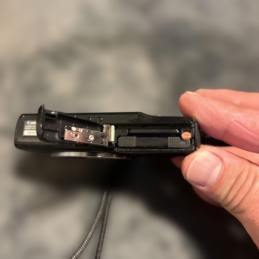 美品‼️ Canon IXY 120 デジタルカメラ