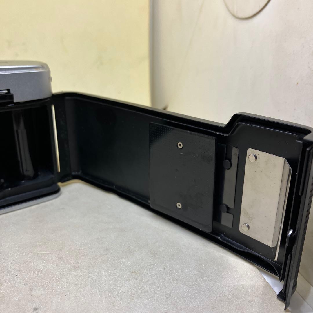 OLYMPUS-PEN F(露出計付)と38mm、100mmの2本セットです。