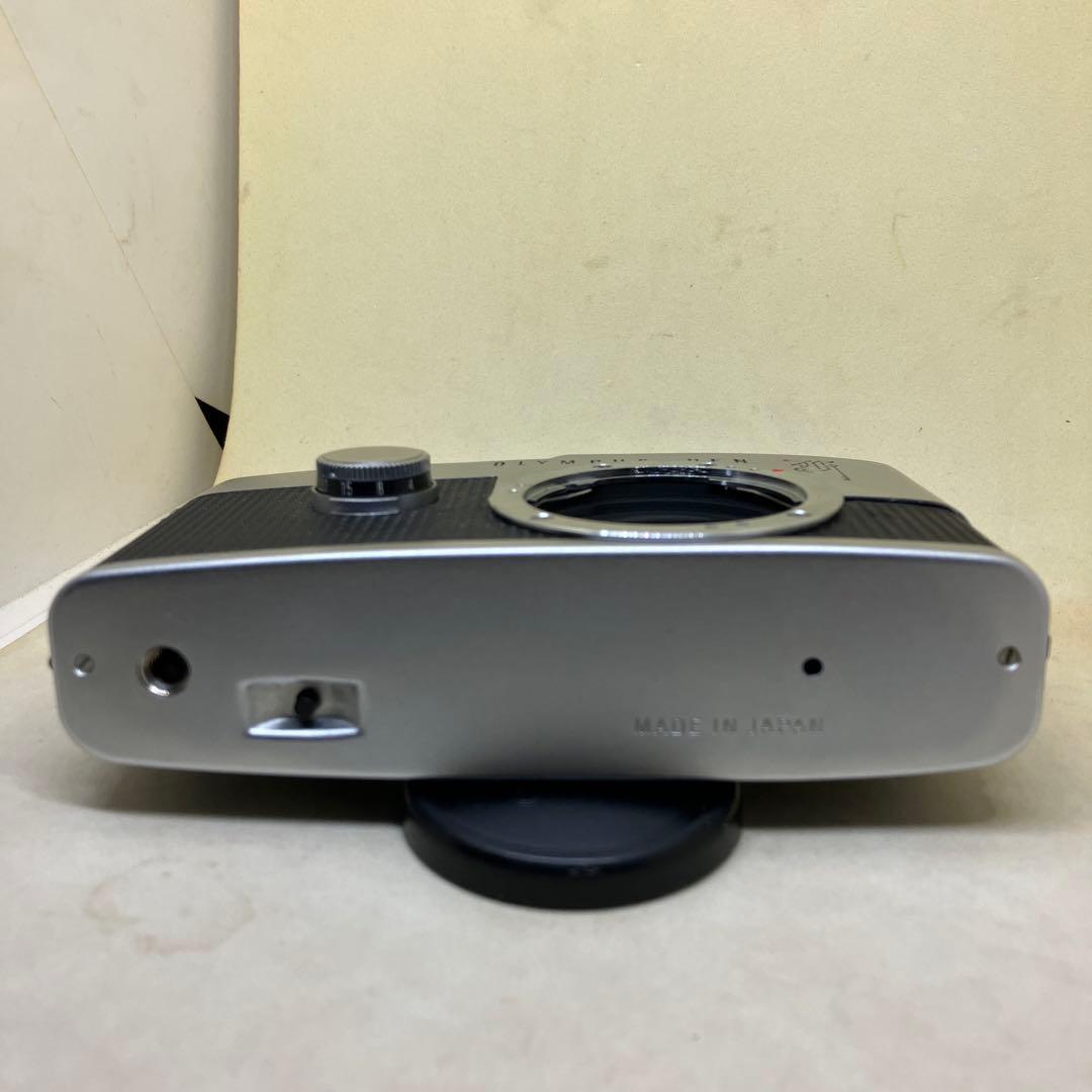 OLYMPUS-PEN F(露出計付)と38mm、100mmの2本セットです。