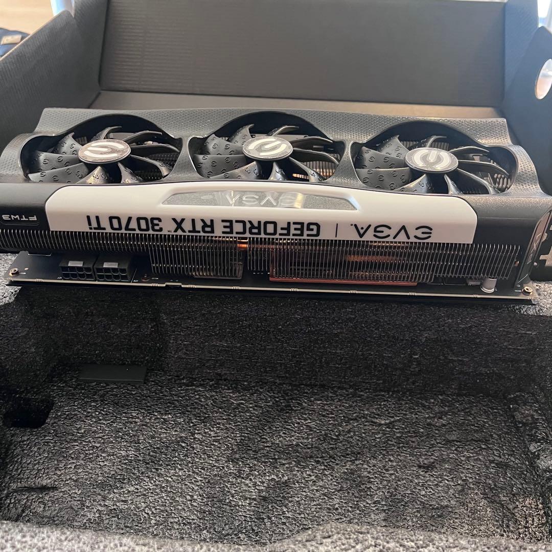 グラフィックボード・グラボ・ビデオカード GeForce RTX 3070 Ti EVGA FTW3 ultra