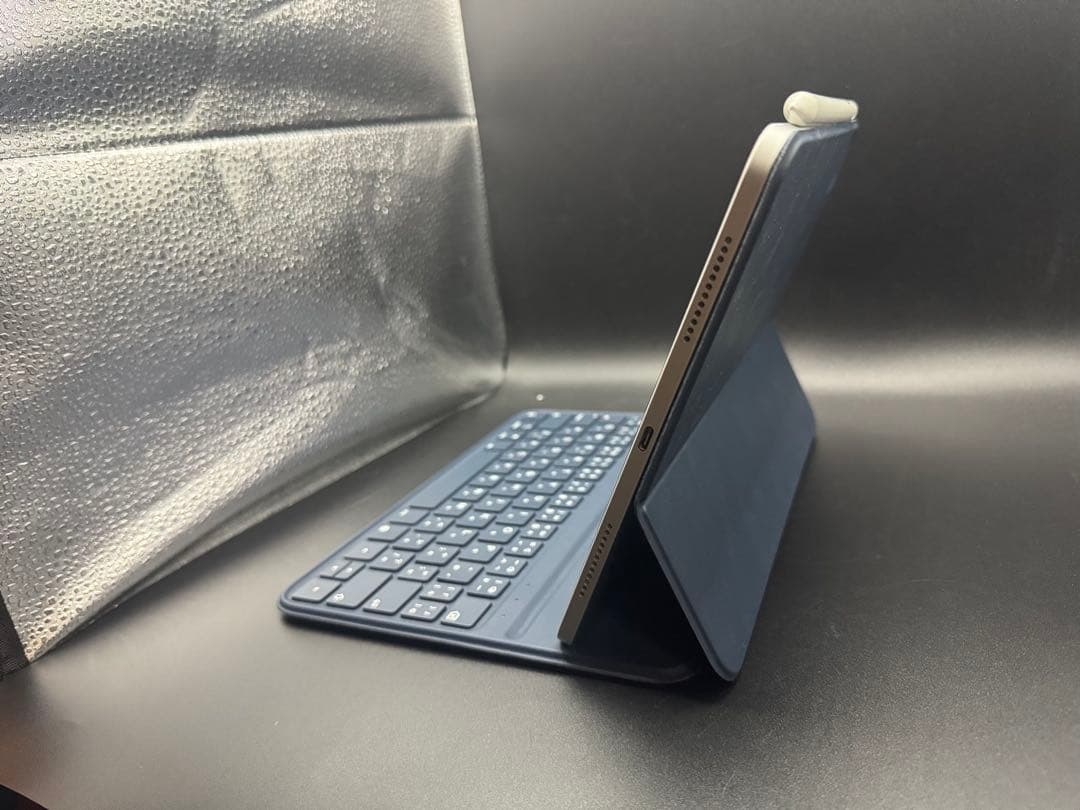 美品100%256GB画面きれいipadAir4キーボードスタイラスペンペーパー