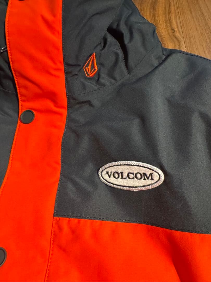 着用1回　volcom キッズウエア　上下セット　sizeS(10)