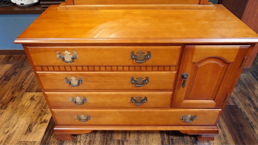 週末セール【新品・未使用】美品 横浜ダニエル チェストドレッサー ラウンド鏡付